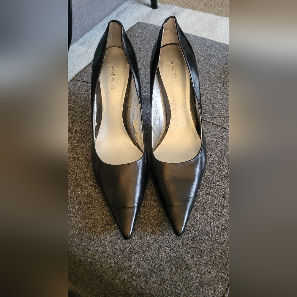 Nine West Black Pump